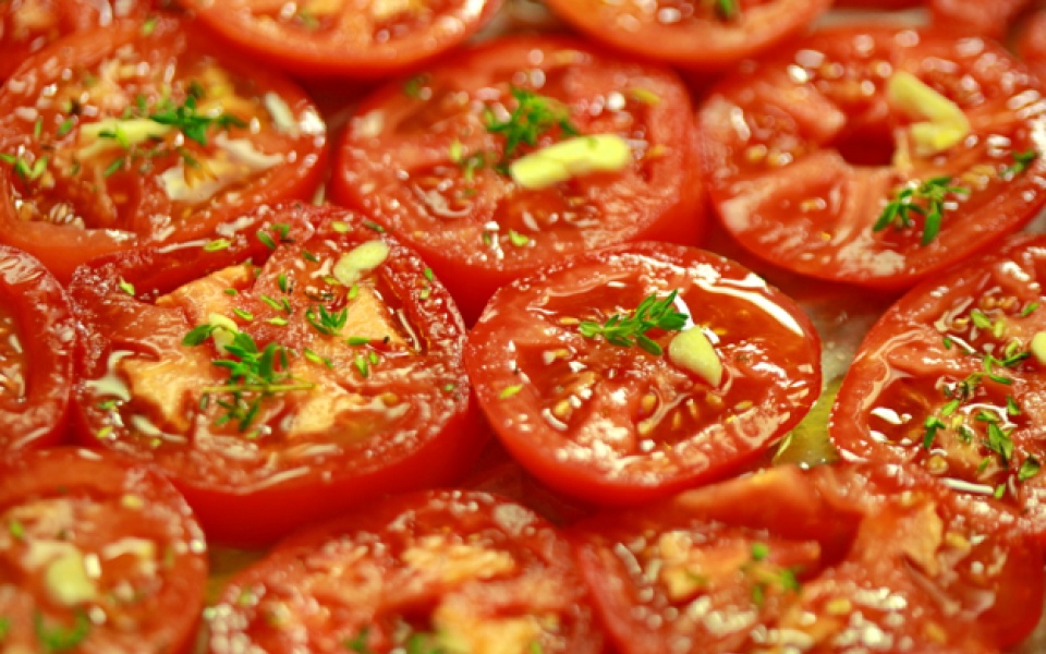 Slowly roasted tomatoes | Yiannis Lucacos