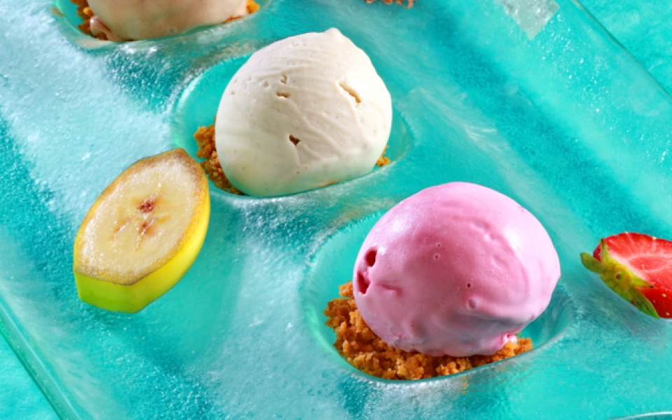 Home-made ice-cream in 3 flavours | Yiannis Lucacos